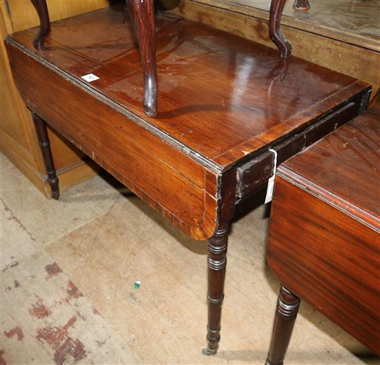 George III cross-banded mahogany pembroke table (faults)(-)